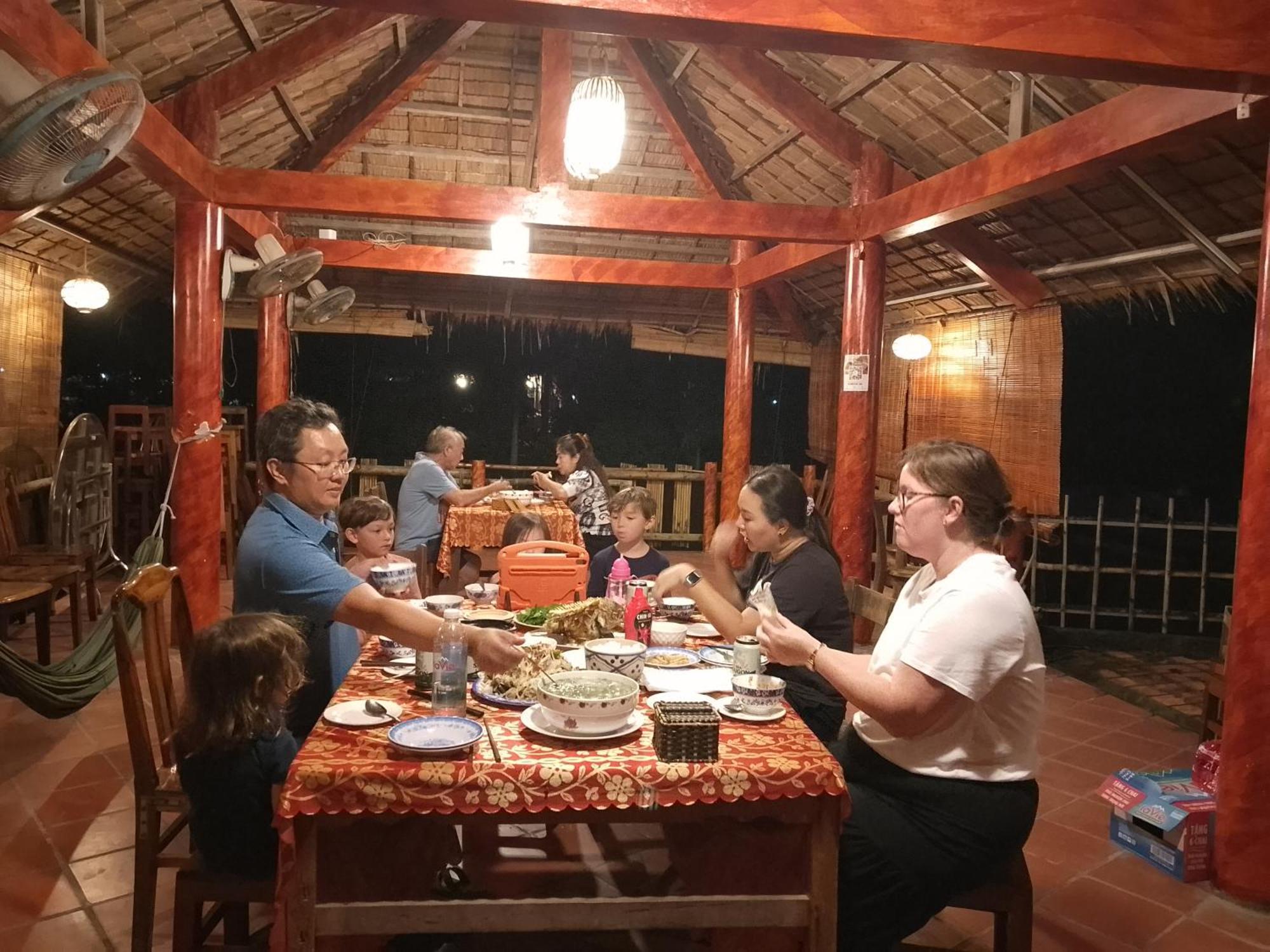 Mekong Riverside Homestay Vĩnh Long Zewnętrze zdjęcie